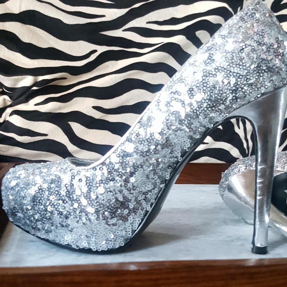 Brand new Heel Platform Stiletto Pumps